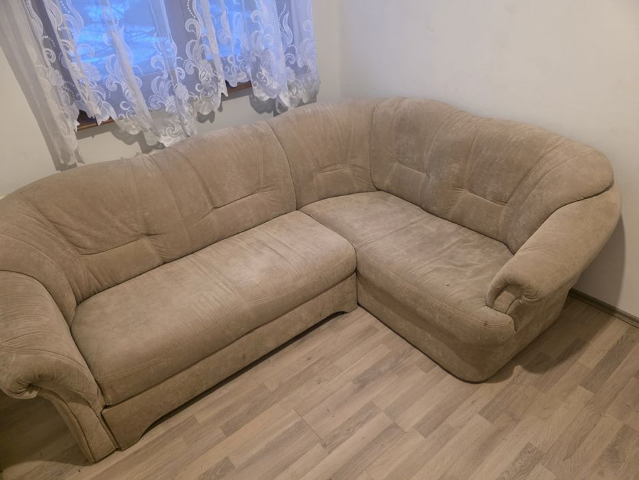Wypoczynek narożny z funkcją spania.