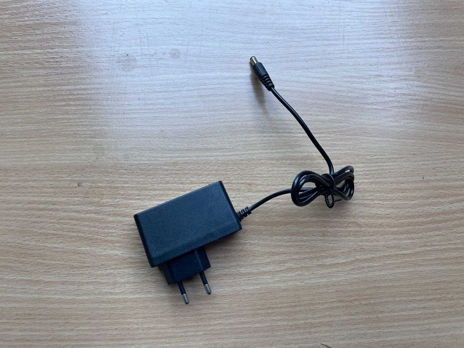 zasilacz LED gniazdkowy 12v