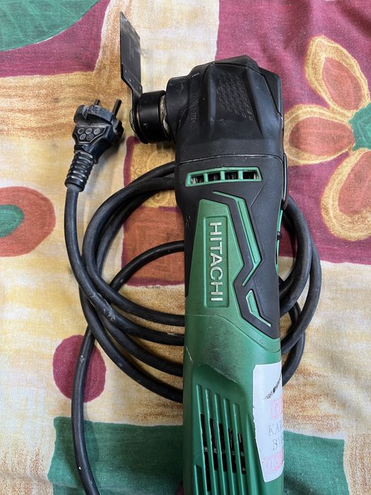 Hitachi  narzedzie wielofunkcyjne .