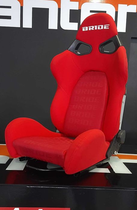 Par de Baquets Bride Pretas e Vermelhas