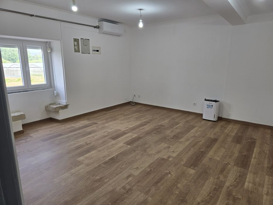 Arrendo Moradia T3 renovada c/ aparcamento