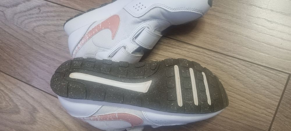 Nike Sporstwear MD VALIANT SE - Sneakersy r. 33,5