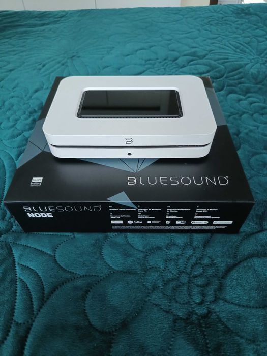 Bluoesound Node wspaniały Streamer w białym kolorze