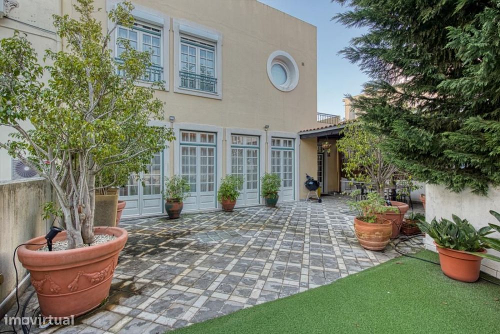 Quarto - localizado em Carcavelos Lisbon