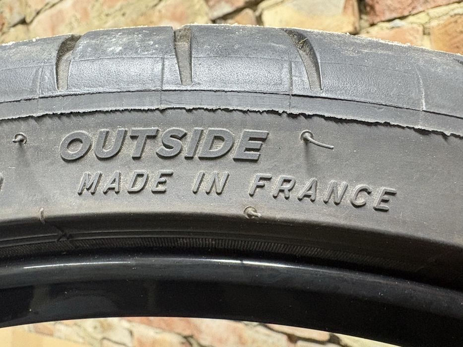 Літня резина Michelin Pilot Sport 4S 245-30 ZR19