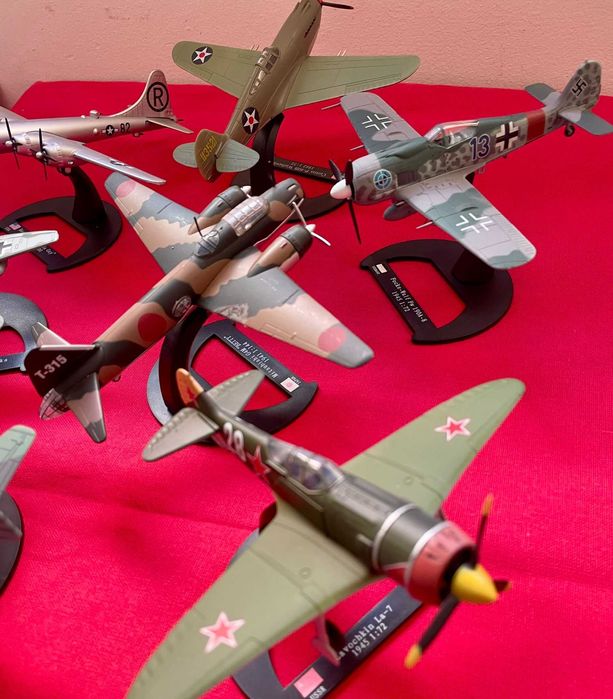 7 miniaturas de aviões da Segunda Guerra Mundial