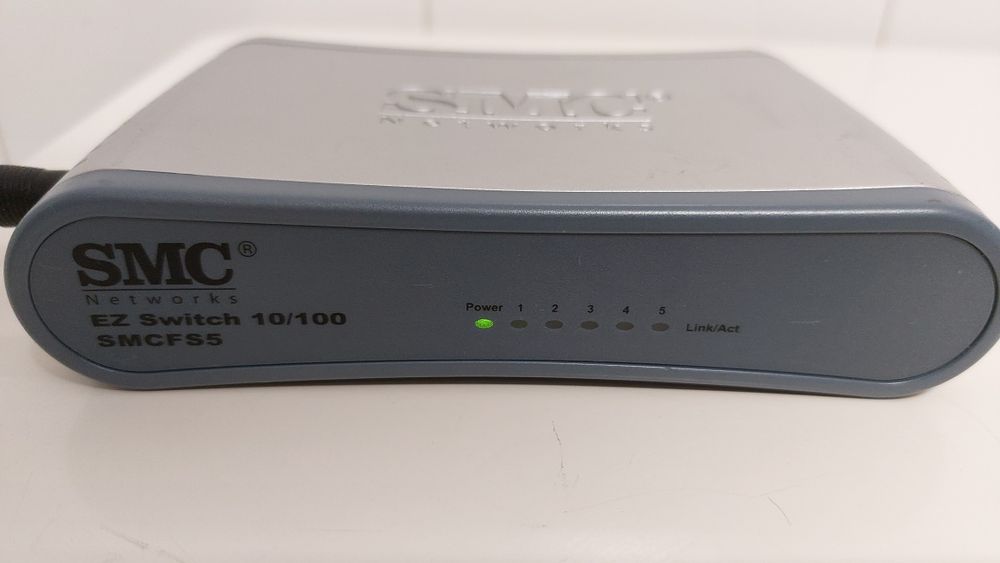 SMC 10/100 Switch64409135821571120