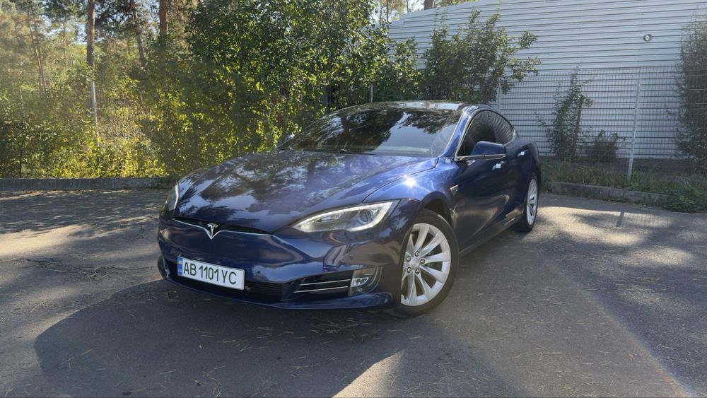 Tesla Model s 70D
