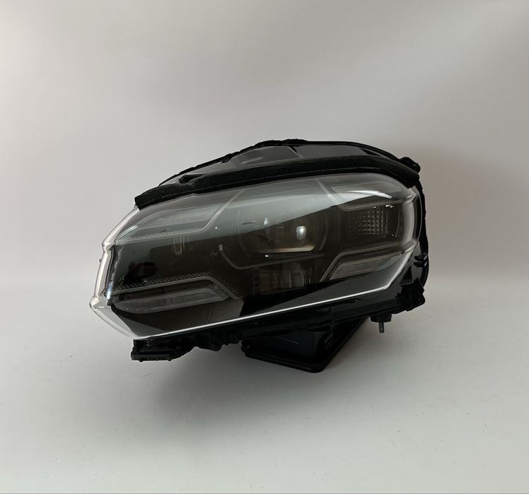 Porsche Taycan Matrix фара фари оптика передня наявність 9j1941059Е