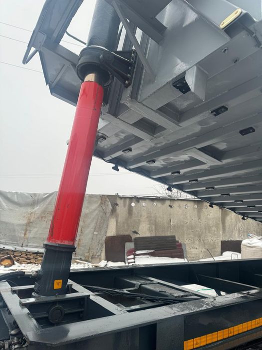 Полуприцеп  BODEX. KIS 33 Самоскид .2004 року