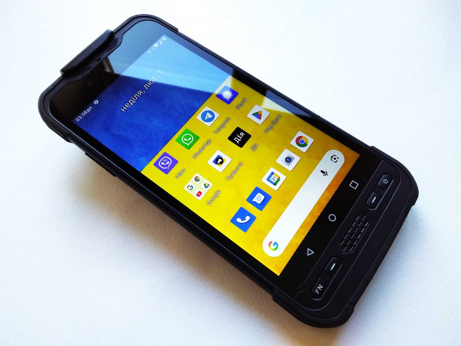 Захищений смартфон-планшет Sonim RS60, MIL-STD-810G/IP67