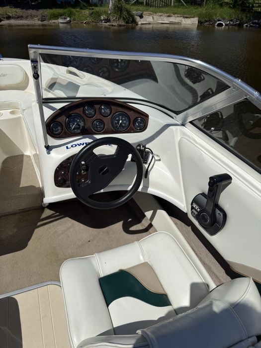 Łódz motorowa Rinker