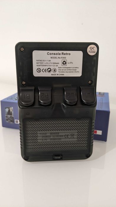 Consola R36S - Consola de jogos retro/antigos