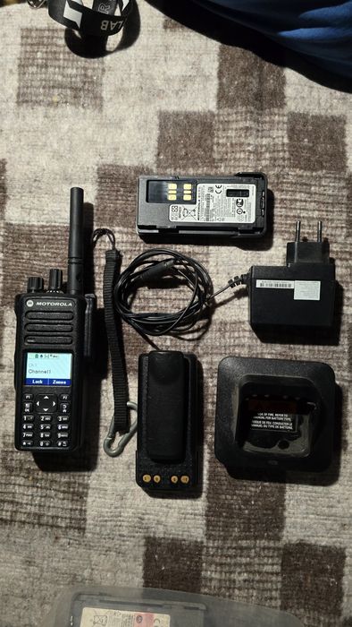 Радіостанція Motorola dp 4800e, UHF, AES256, комплект,+ 2 АКБ, зарядне