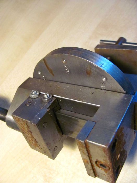 Imadło precyzyjne stołowe obrotowe - wykonane pod własny projekt