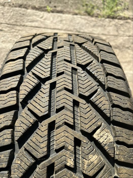 Opony zimowe 2 szt 225/45/17
