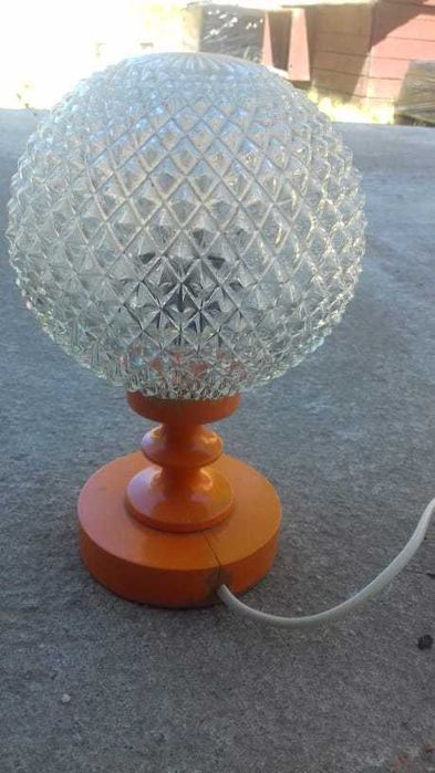 Retro lampka Kamenický Šenov lata 60 te drewniana podstawa