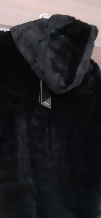Czarny plaszcz z imitacji futra, futerko, nowe