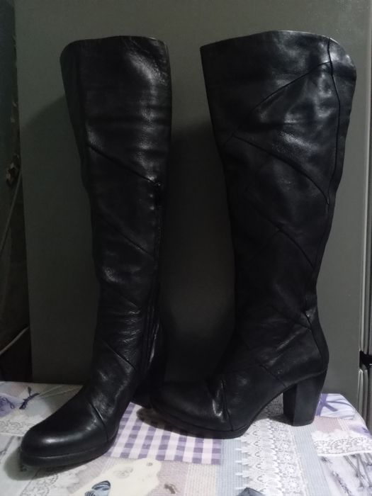 Продам кожанные сапоги осень,весна,зима