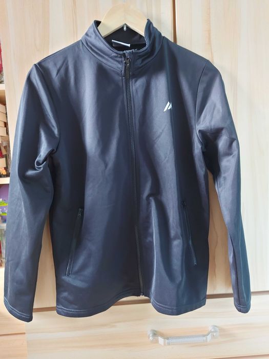 Czarna bluza treningowa chłopięca 158