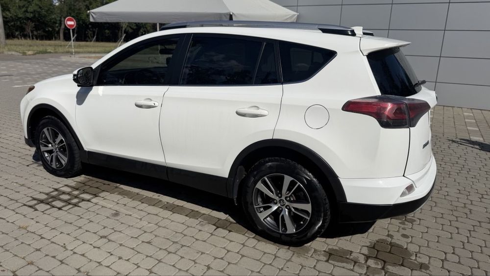 Продам Toyota RAV 4