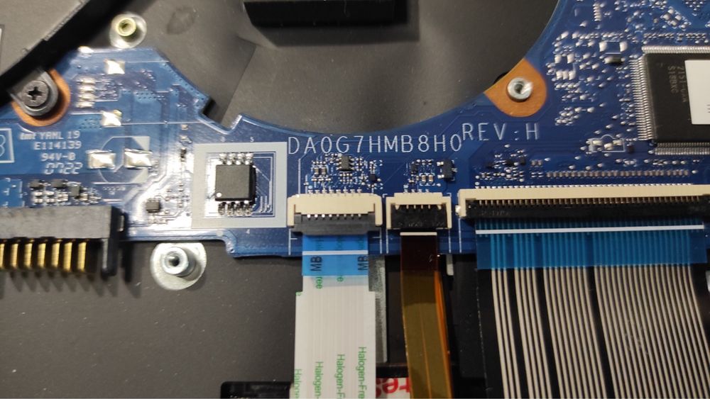 Продам ноутбук HP Pavilion на запчасти