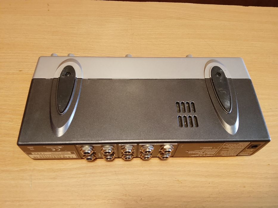 Mini wzmacniacz Behringer AMP800