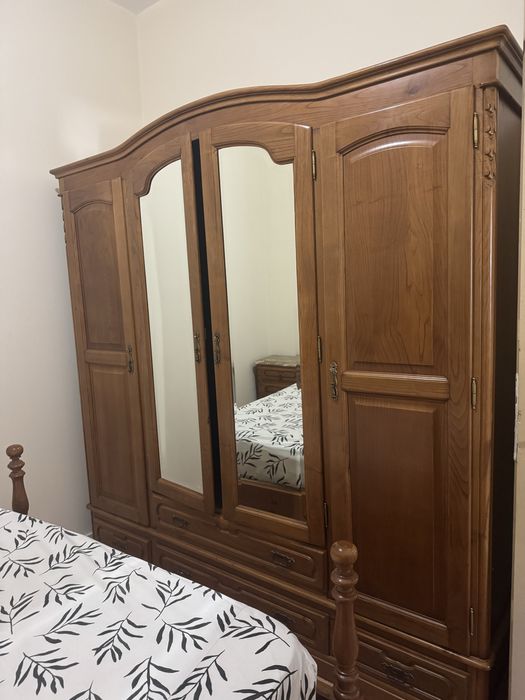 Quarto para arrendar numa moradia t2