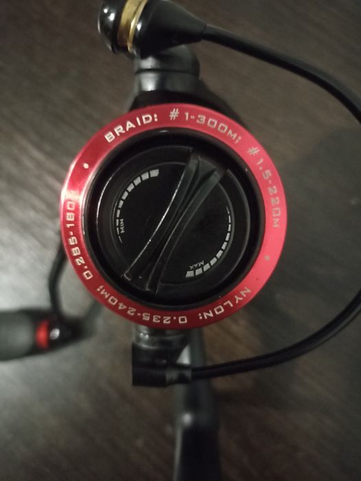 Котушка Favorite Hurricane 2500 10+1 2017 рік