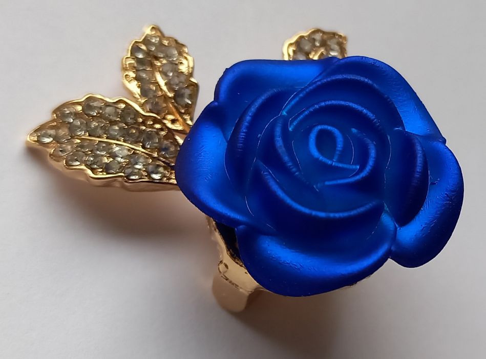 Broszka Kobaltowa róża