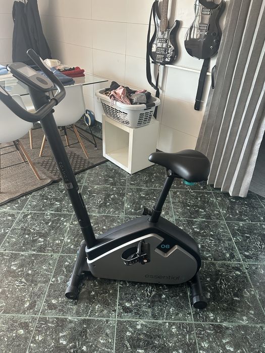 Bicicleta Fixa Essential