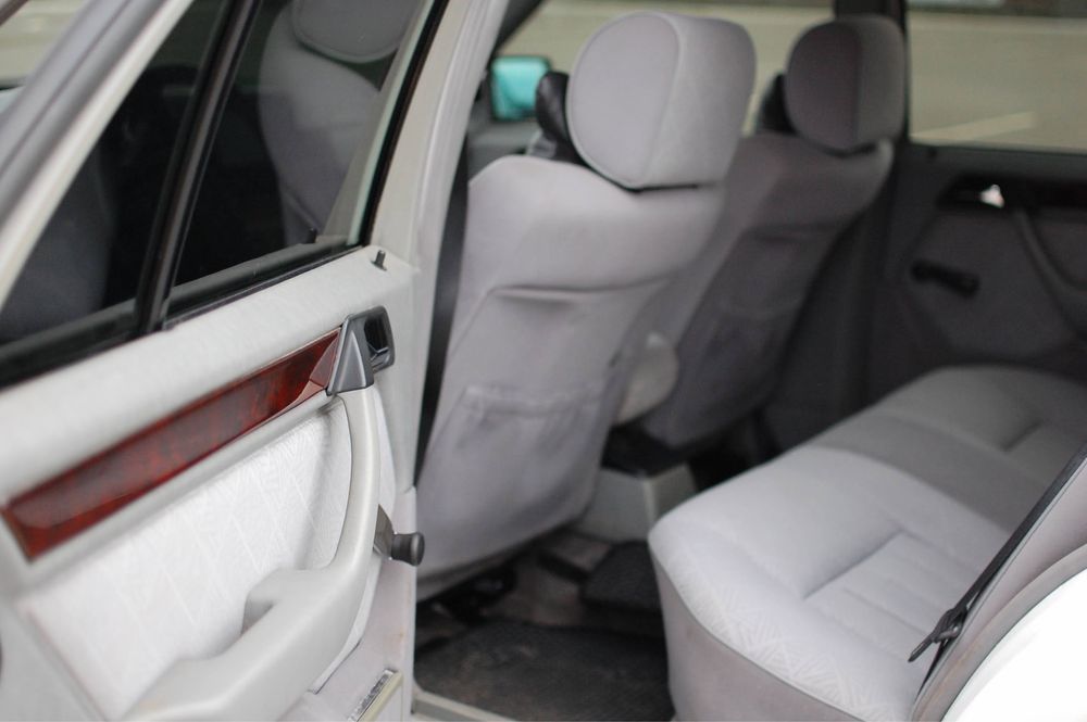 Продам MERCEDES 124 230