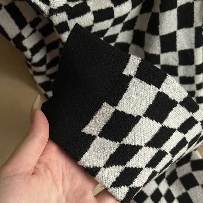 Вкорочений светр