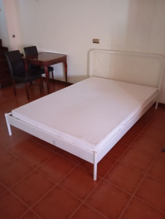 Cama casal branca