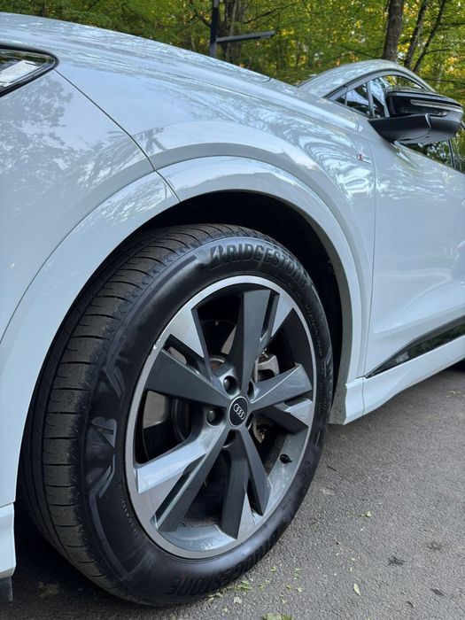 Авто Audi q4 sportback e-tron