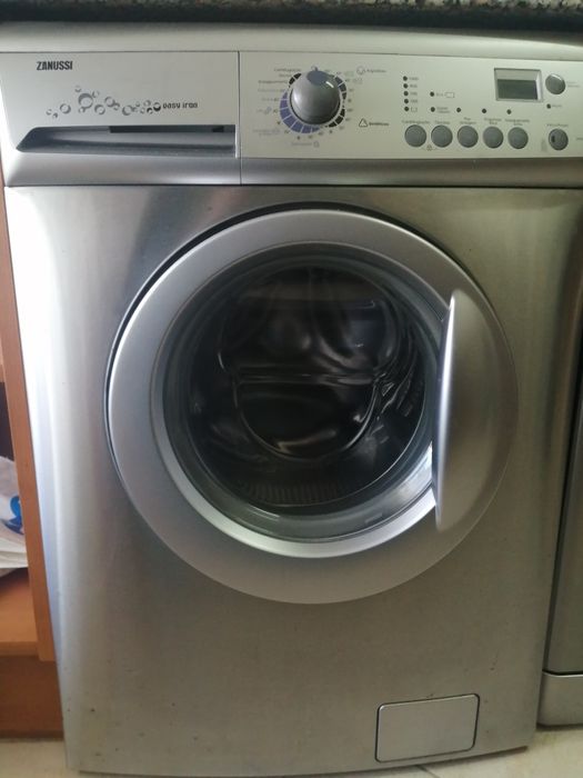Máquina de lavar roupa Zanussi Zwg70105x em ótimo estado