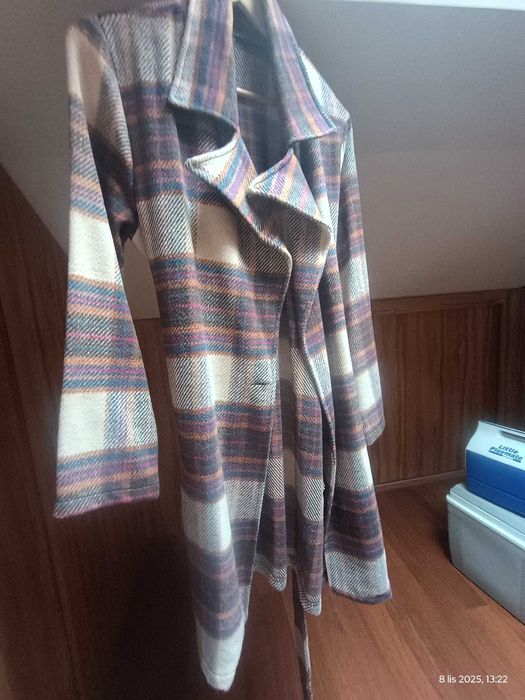 Modny płaszcz damski