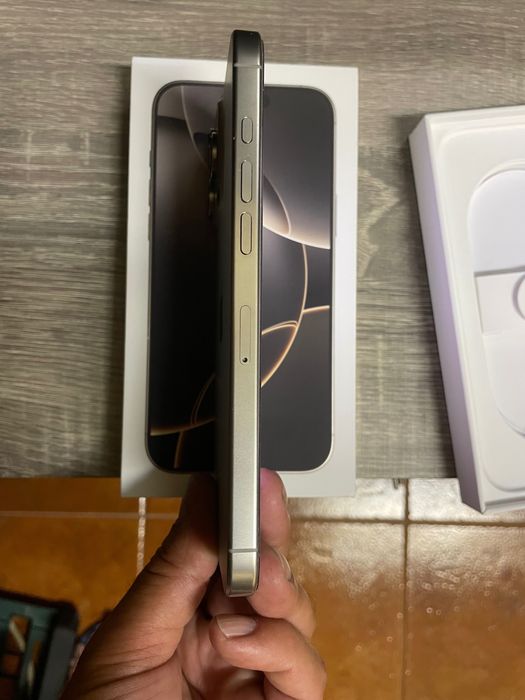 Iphone 16 pro max titanium silver 256gd garantia