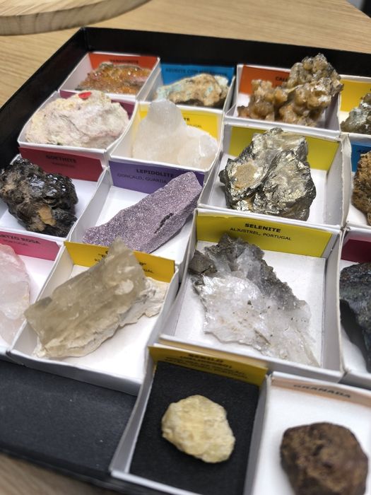 Conjunto de 17 minerais