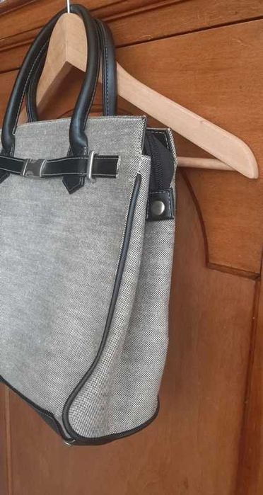 Mala, saco, bolso em ecopele preta e tecido