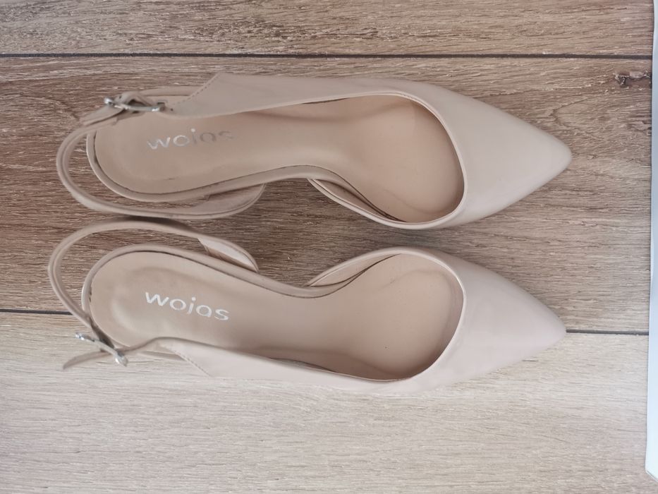 Skórkowe czółenka Wojas