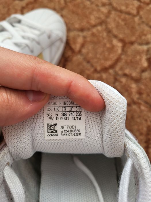 Оригинальные женские кроссовки Adidas Superstar