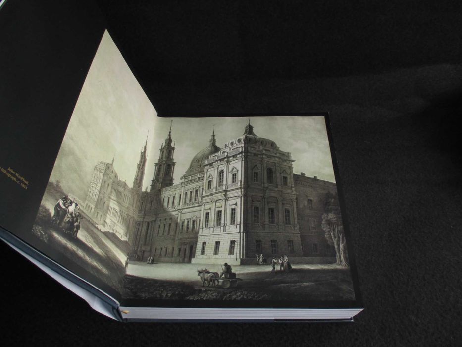Livro O Real Edifício de Mafra Património Mundial Autografado