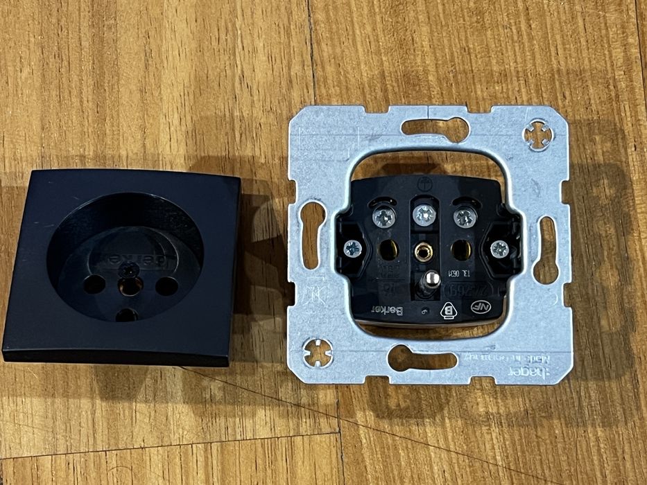 Gniazdko Hager Berker 24769 Antracyt