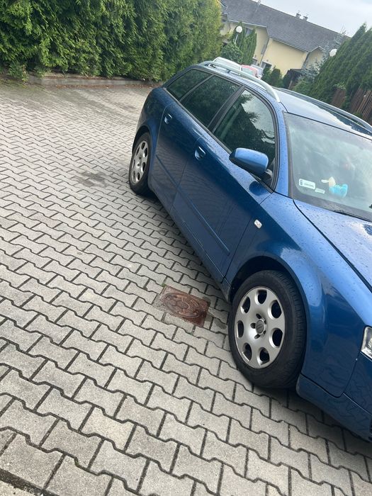 Aubi A4 B6 2004 Rok