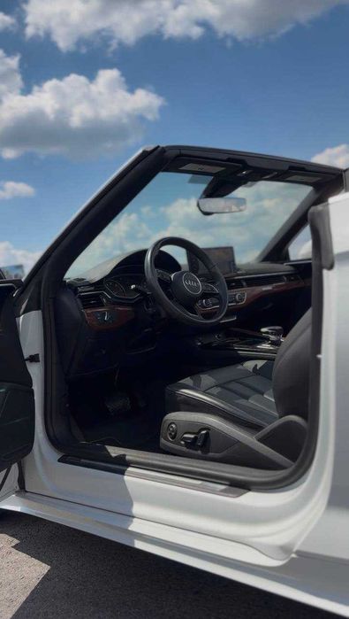 Оренда автомобіля Audi A5 Кабріолет Львів. Орендуй авто для фотосесії чи відпочинку.