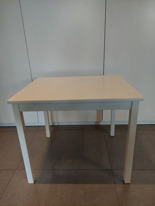 Stolik dziecięcy IKEA KRITTER (stan blatu idealny), 59x50 cm