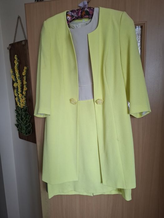 Komplet beżowo- żółty sukienka  i żakiet