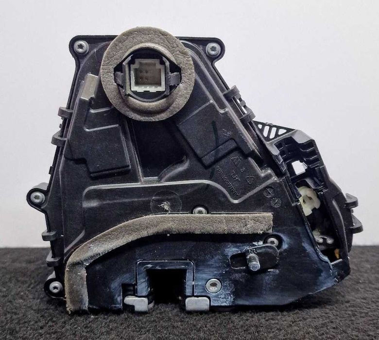 Fechadura / Fecho Porta Trás Esquerdo 825031538R - RENAULT CAPTUR II