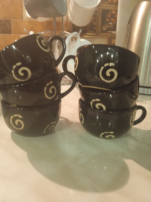 Чашки с блюдцами